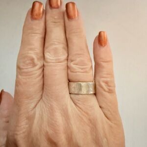 Sterling Silver Hammered Wide Band Ring – Size 6.5